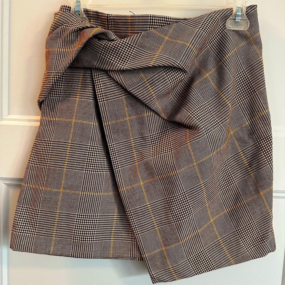 Aritzia Babaton Plaid Skirt Size 4